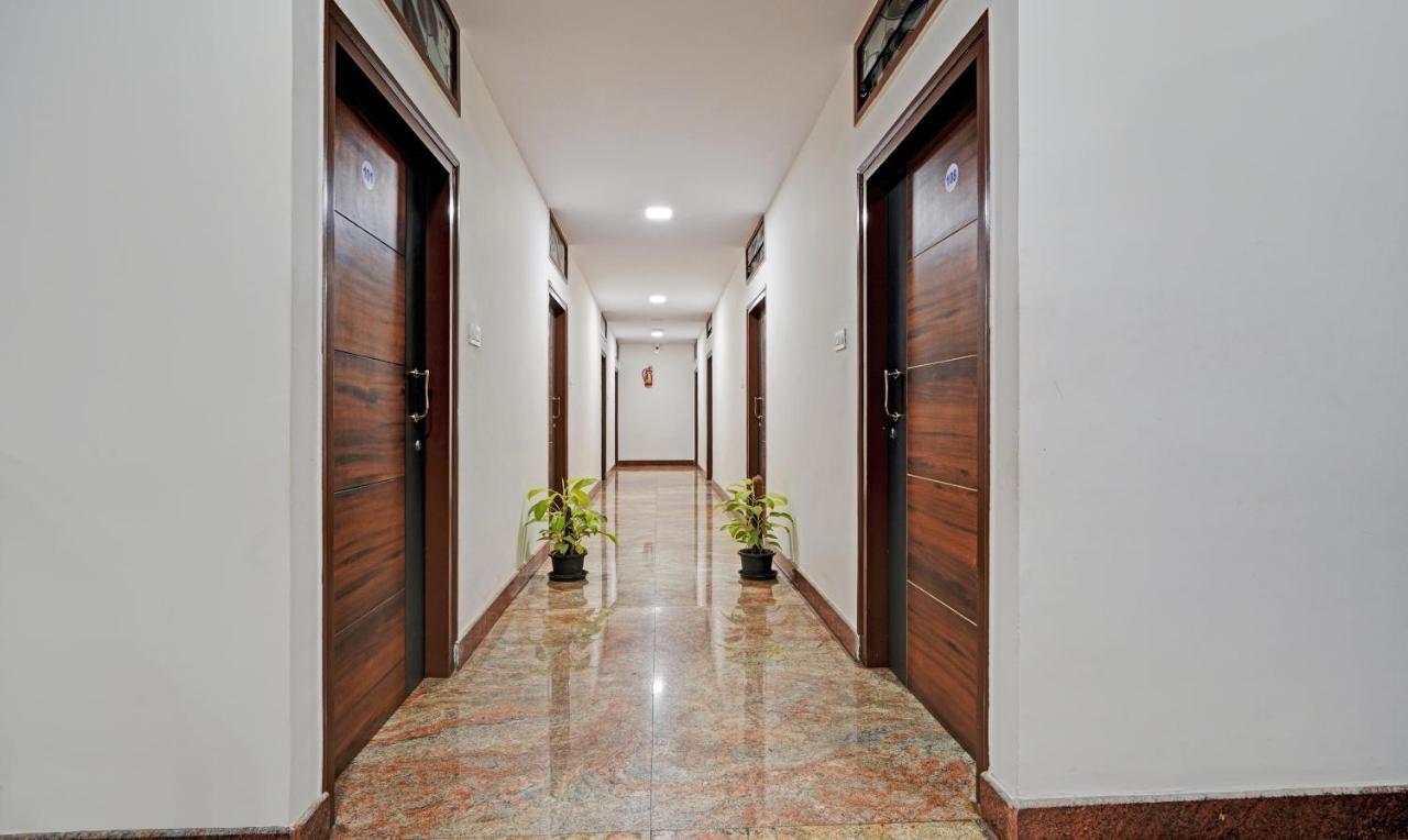 J C Comforts Hotel Bangalore Buitenkant foto
