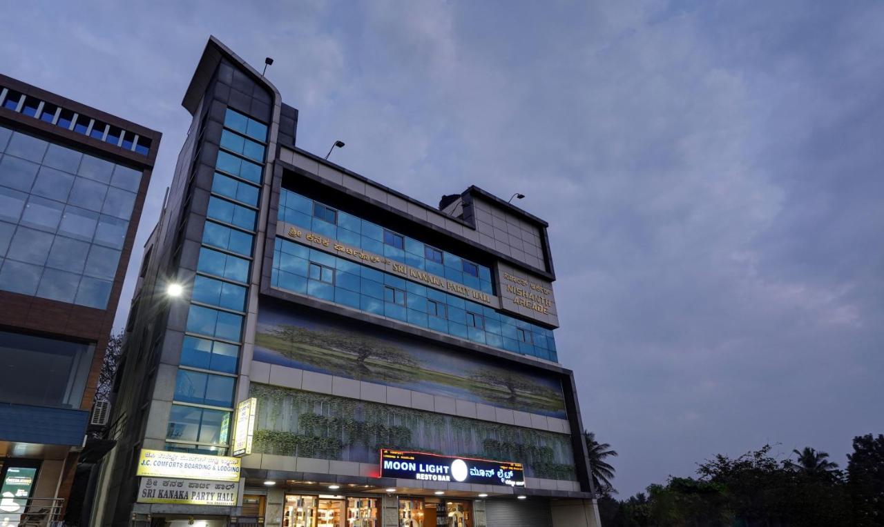 J C Comforts Hotel Bangalore Buitenkant foto